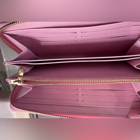 🍋💕Louis Vuitton Monogram Giant By The Pool Zippy Wallet Light Pink💕🍋 - Picture 14 of 16